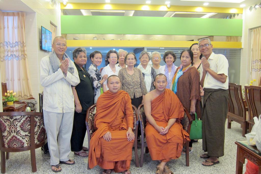 Kaung Myint Hotel Mandalay Bagian luar foto