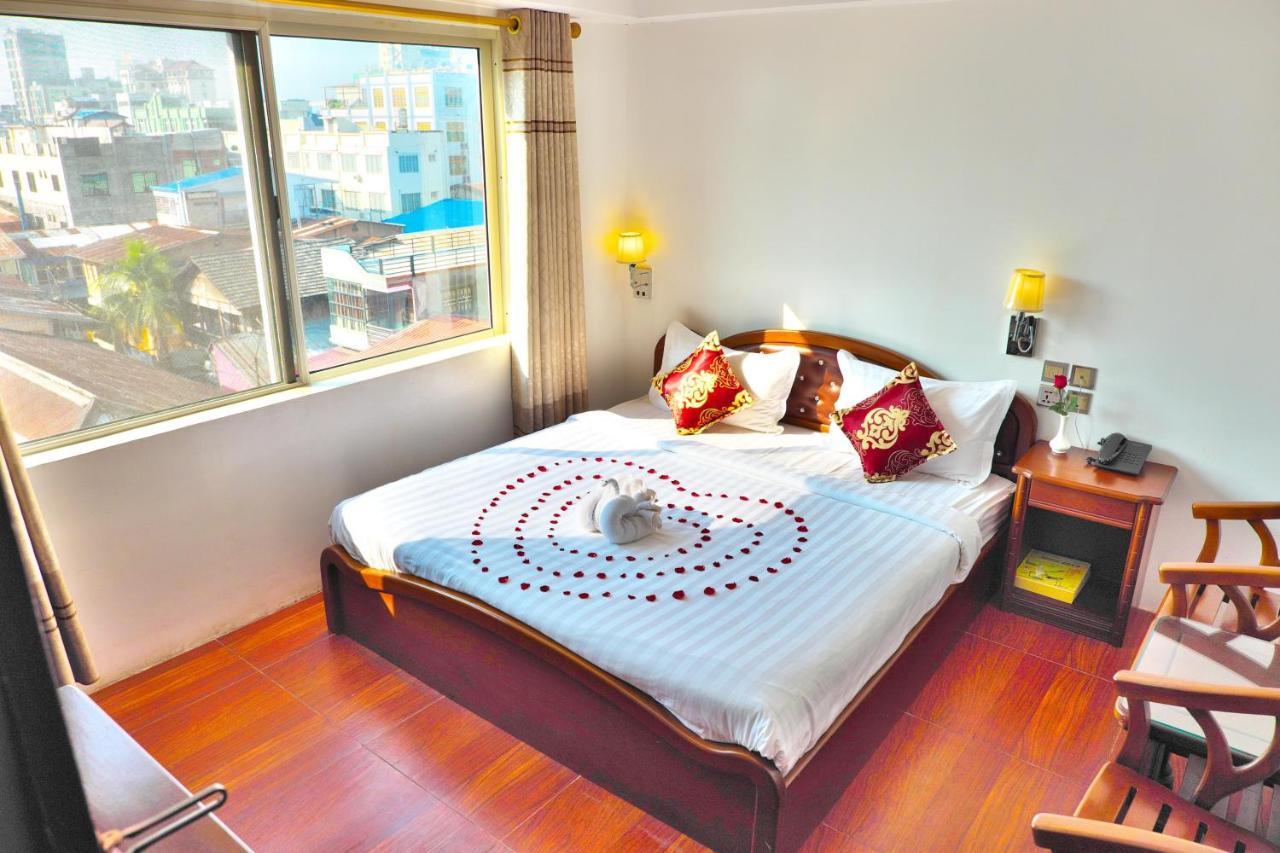 Kaung Myint Hotel Mandalay Bagian luar foto